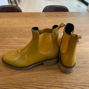 Lemon jelly rain boots
